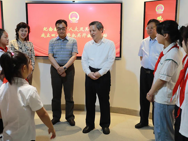 揚州人大：“三堂課”照亮七彩童年