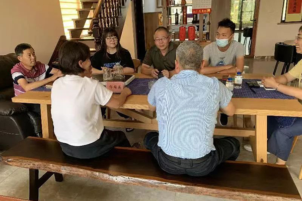 客堂間的人大代表聯系點，一起走入奉賢莊行