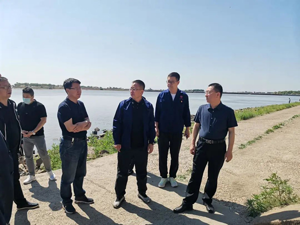 齊齊哈爾市富拉爾基區(qū)人大常委會(huì)開展生活垃圾處理場及嫩江富區(qū)段排放截污治理工程項(xiàng)目建設(shè)情況專項(xiàng)視察