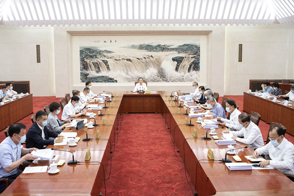 趙樂際主持召開十四屆全國(guó)人大常委會(huì)第五次委員長(zhǎng)會(huì)議