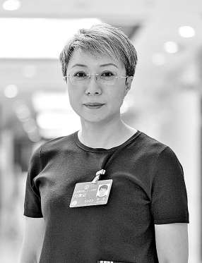 全國(guó)人大代表孫瑩：推廣普惠型商保 讓群眾就醫(yī)無(wú)憂(yōu)