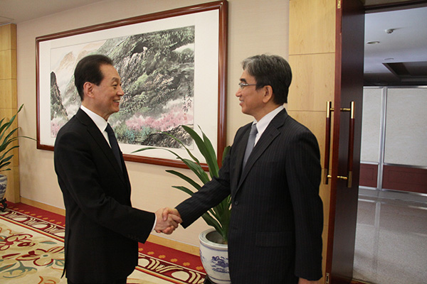 全國人大外事委員會副主任委員王超會見日本駐華大使垂秀夫
