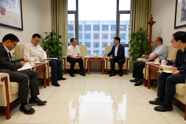 張勇副主任會見香港《紫荊》雜志社負(fù)責(zé)人