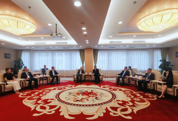 沈春耀主任、張勇副主任會(huì)見澳門特別行政區(qū)終審法院院長岑浩輝一行