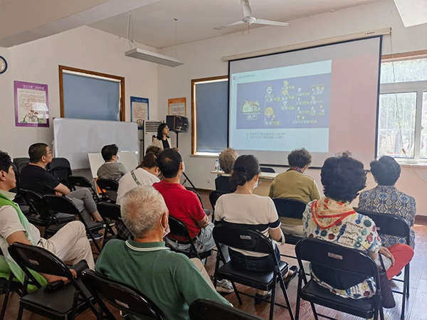 上海閔行區(qū)新虹街道：群眾“碼”上約 代表馬上辦