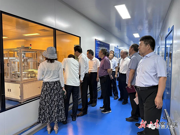 感受新發(fā)展 激發(fā)新動(dòng)能 共繪新圖景