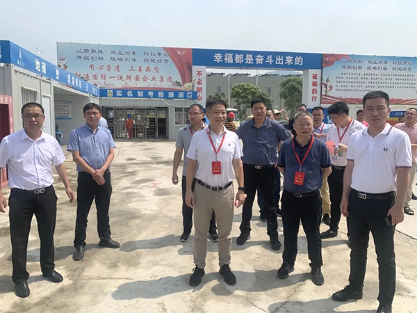  穩(wěn)就業(yè) 保民生 促發(fā)展